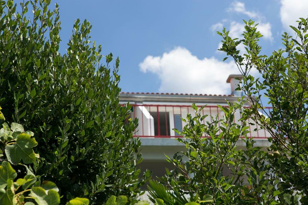 Apartmani Herceg Karlobag Exterior photo